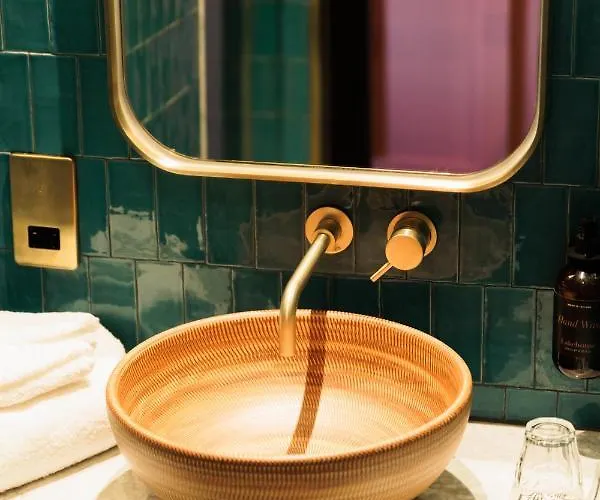 Отель The Dean Голуэй