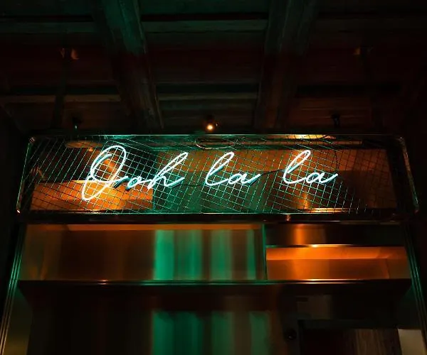 Отель The Dean 4*