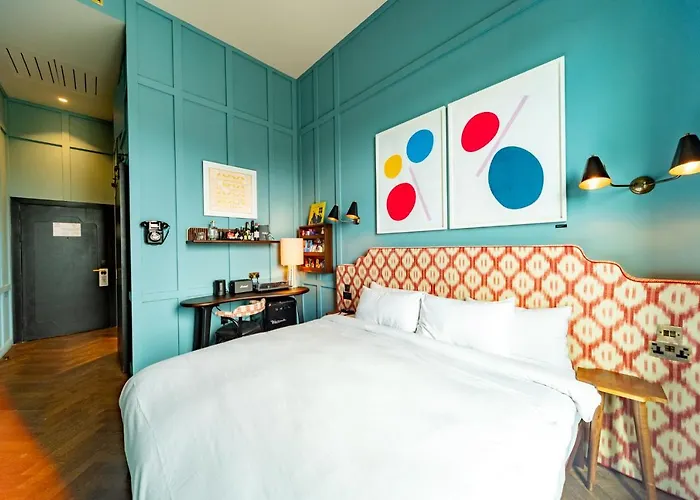 Отель The Dean 4*